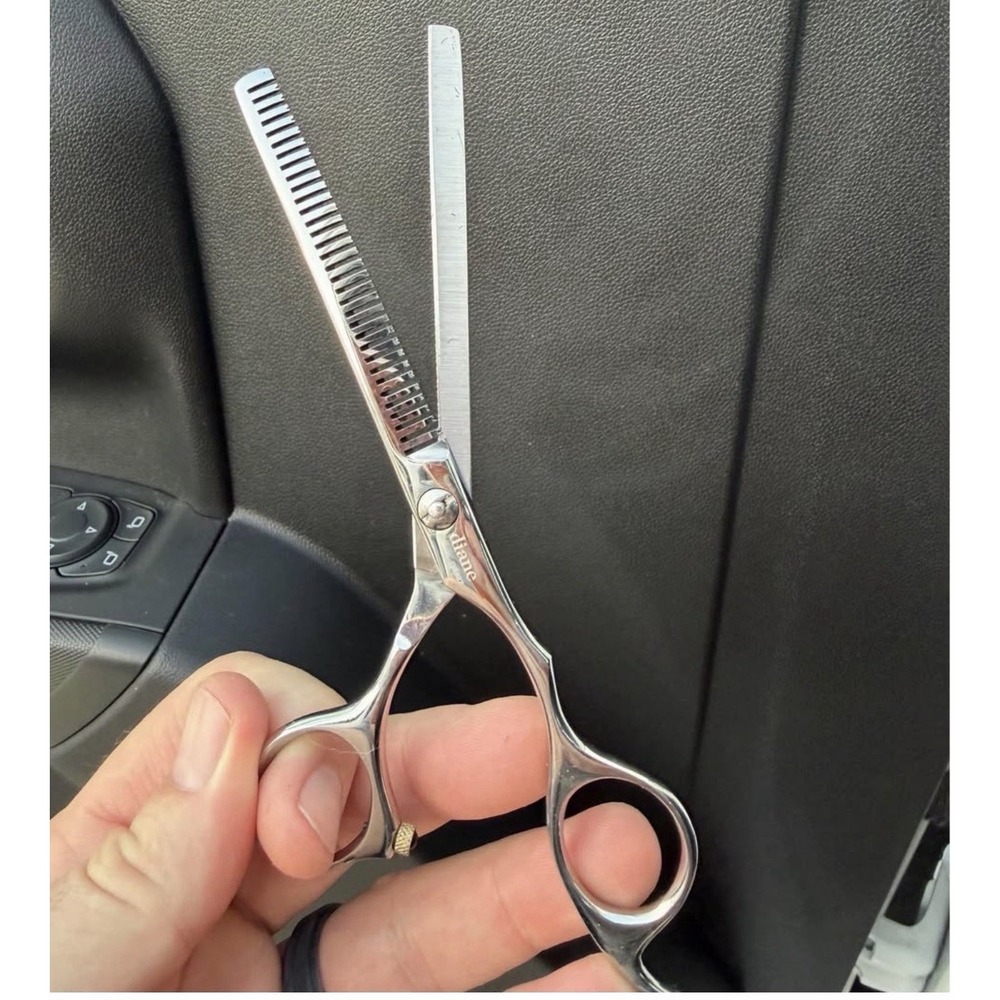 Diane D5800 Series Hair Cutting & Thinning Shears Set with Case & Razor Kit - Picture 3 of 3